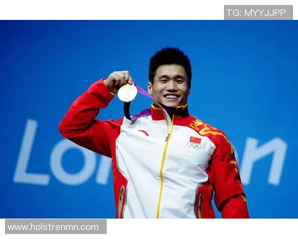 吕小军:从举重冠军到体育精神的传承者与推动者 吕小军:从举重冠军到体育精神的传承者与推动者