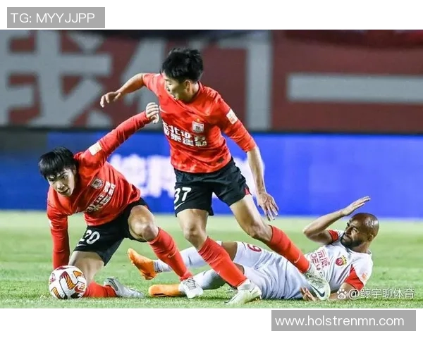 武汉卓尔迎战申花期待逆袭争夺中超联赛关键三分之战